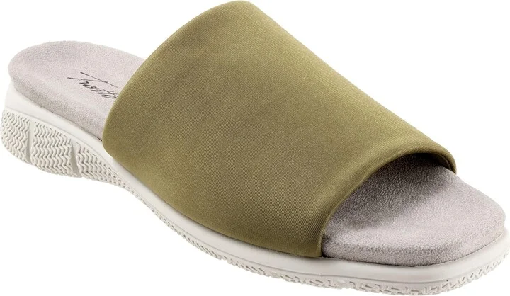 Trotters Women's Boot Ballet Flat