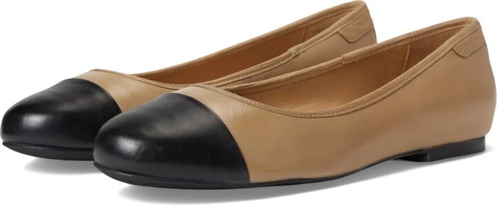 Trotters Women's Clara Ballet Flat
