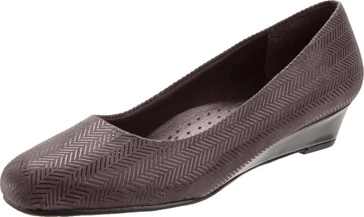 Trotters Women's Dress Wedge Ballet Flat