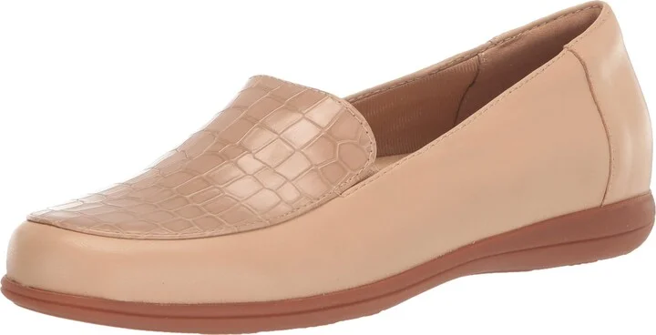 Trotters Women's Flat Loafer
