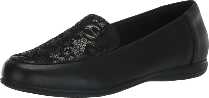 Trotters Women's Flat Loafer