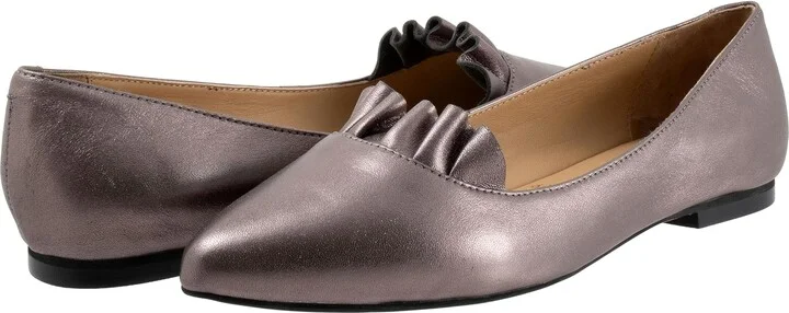 Trotters Women's Flat Loafer