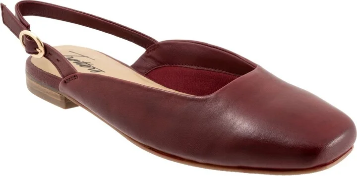 TROTTERS Women's Holly Ballet Flat