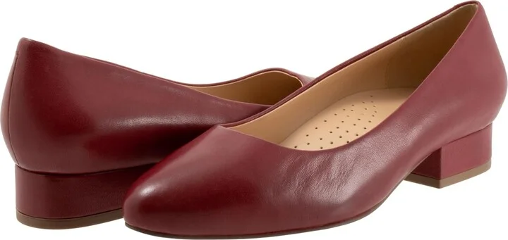 TROTTERS Women's Jewel Loafer Flat