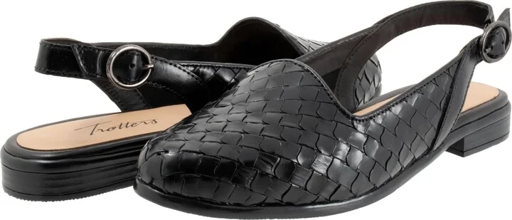 Trotters Women's Lea Loafer Flat