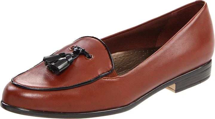 Trotters Women's Leana Loafer