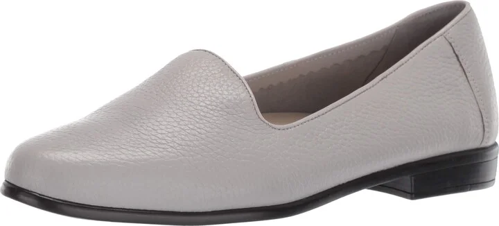Trotters Women's Liz Tumbled Ballet Flat