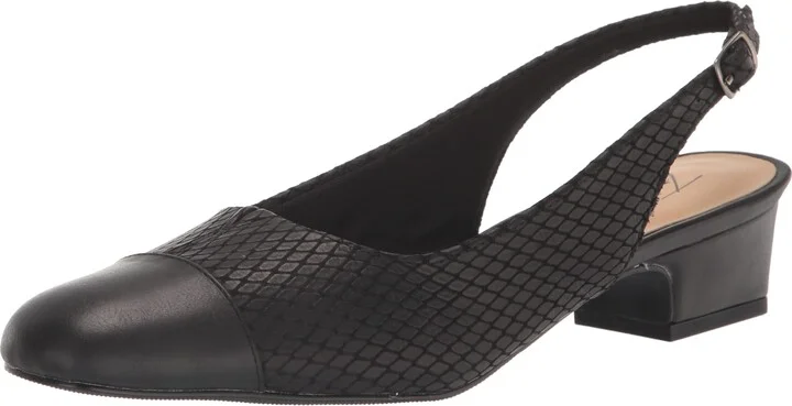 Trotters Women's Loafer/Slipon Ballet Flat