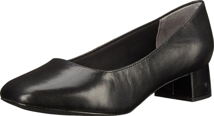 Trotters Women's LOLA Pump