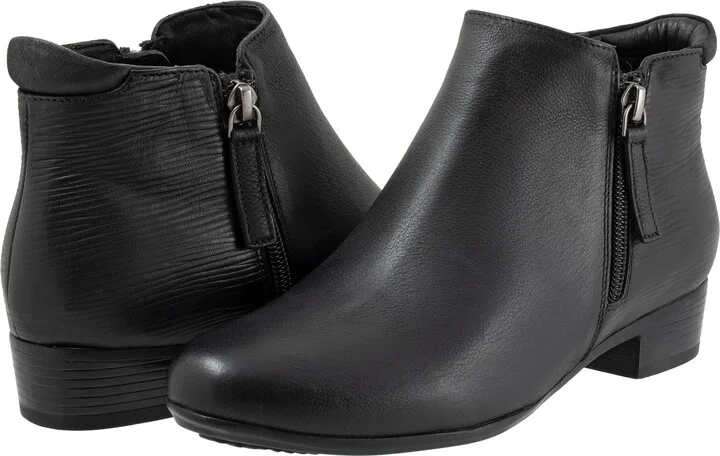 Trotters Women's Major Embossed Ankle Boot