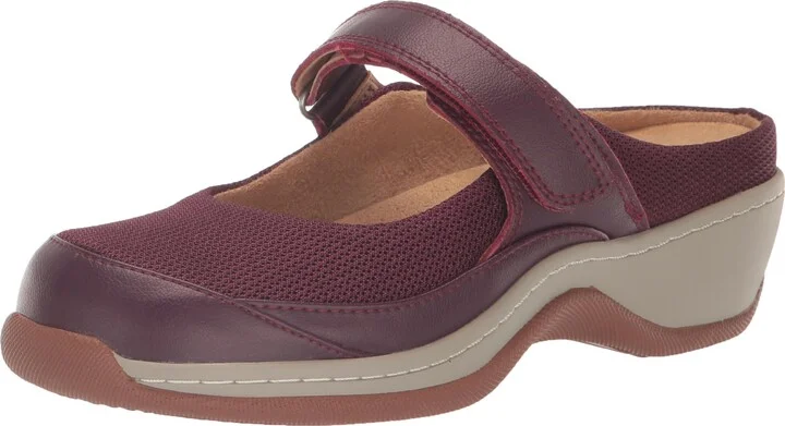 Trotters Women's Mary Jane Sneaker Mule