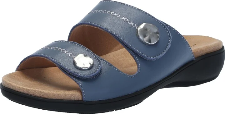 Trotters Women's Ruthie Stitch Platform