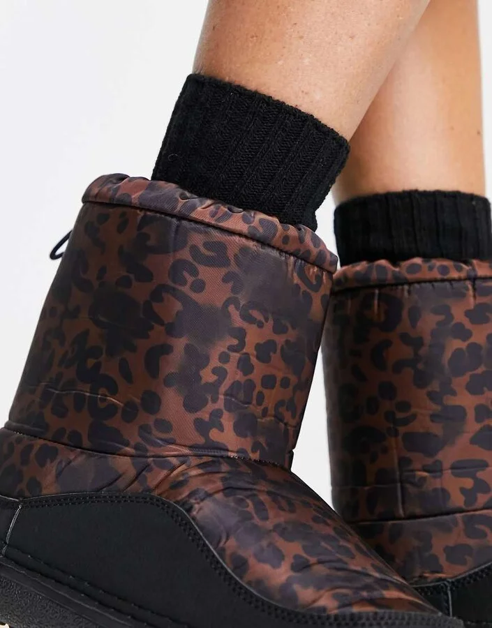 Truffle Collection padded short snow boots in leopard - Image 3