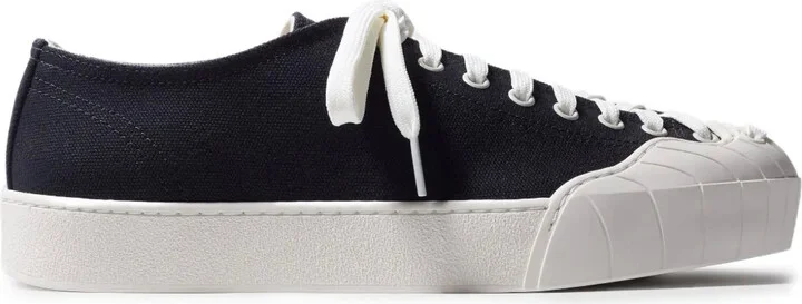 TU ISI sneakers