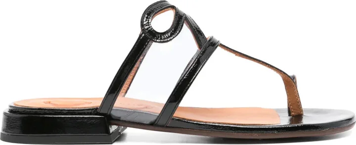 Tuenty sandals