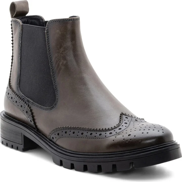 Tulip Wingtip Chelsea Boot