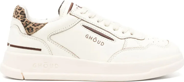 Tweener sneakers
