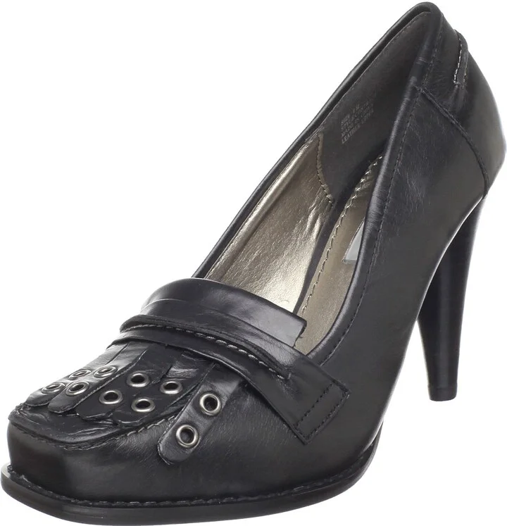Two Lips Women's Contract Pump