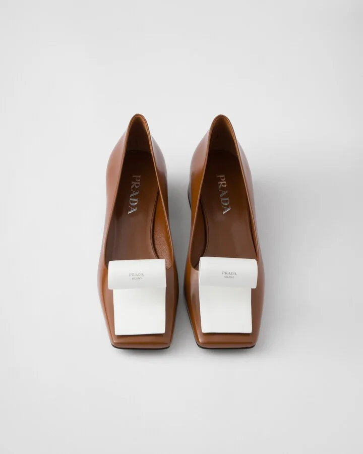 Two-tone brushed leather pumps - Image 3