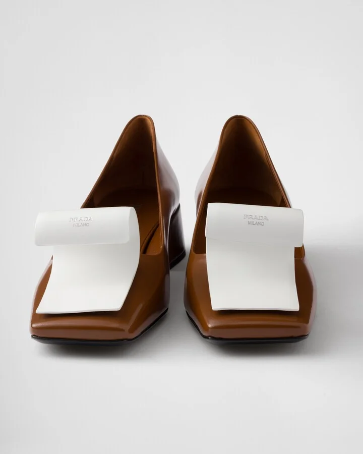 Two-tone brushed leather pumps - Image 5