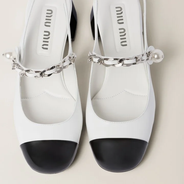 Two-tone patent leather slingback pumps - Image 4