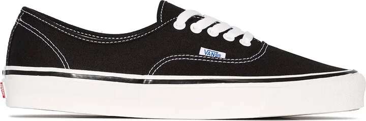 UA 44 DX low-top sneakers