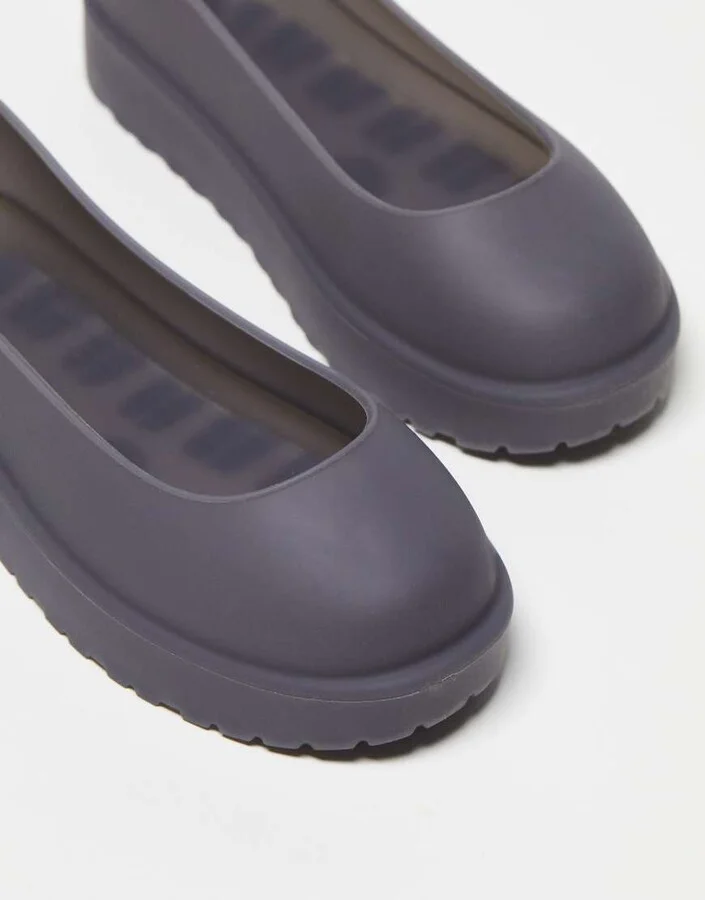 UGG boot guards in black - Image 4