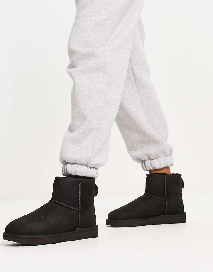 UGG Classic Mini II boots in black - Image 3