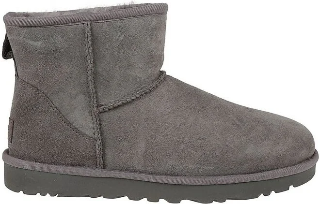 UGG Classic Mini II Logo-Patch Ankle Boots