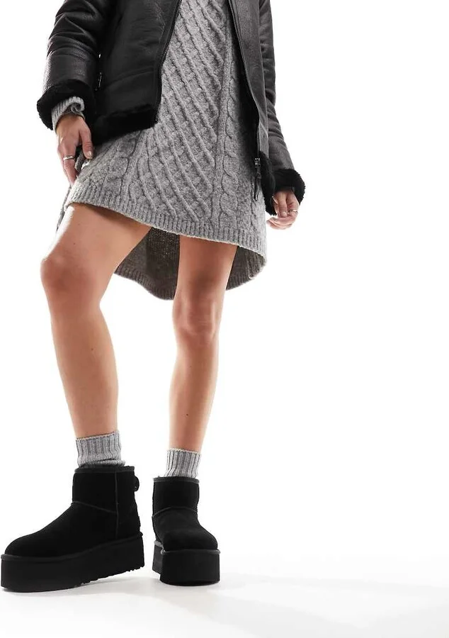 UGG Classic mini platform boots in black - Image 2