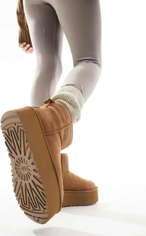 UGG Classic mini platform boots in chestnut - Image 4