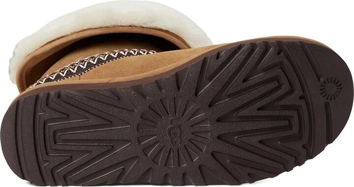 UGG Classic Short Cresent Women's Boots Chestnut : 7 B - Medium, Suede/Wool - Image 3