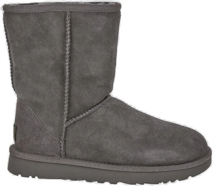UGG Classic Short II Round Toe Boots