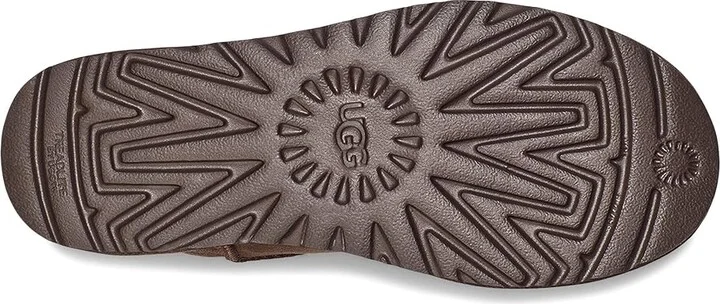 UGG Classic Short II Women's Boots Burnt Cedar : 5 B - Medium, Suede - Image 3