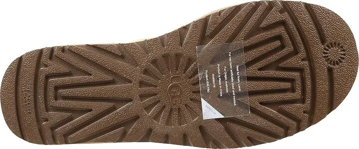 UGG Classic Short II Women's Boots Burnt Cedar : 5 B - Medium, Suede - Image 9