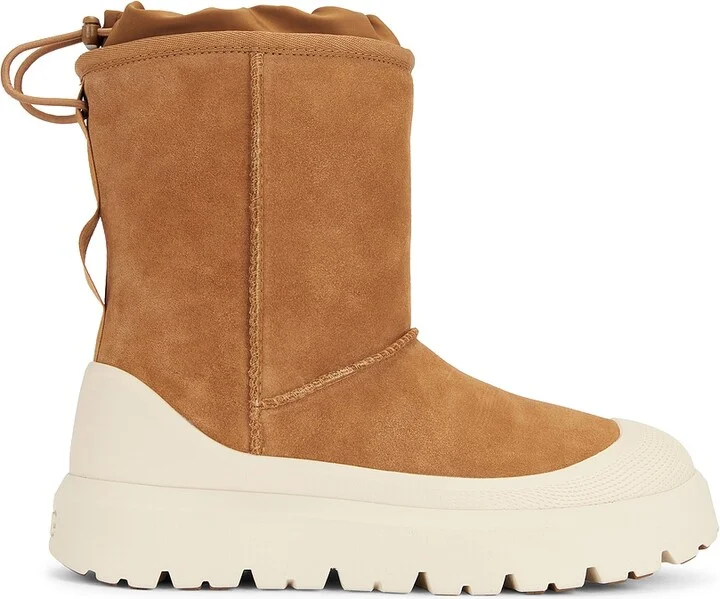 UGG Classic Short Weather Hybrid in Brown