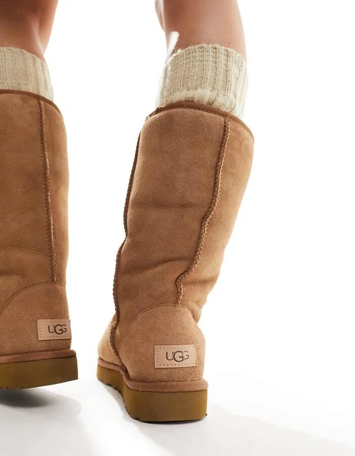 UGG Classic tall II boots in chestnut - Image 4