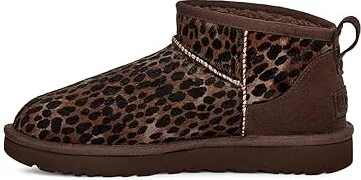UGG Classic Ultra Mini Caspian Women's Boots Burnt Cedar : 7 B - Medium, Suede - Image 5