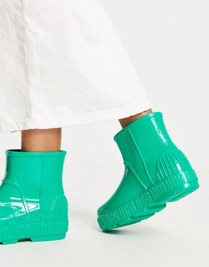 UGG Drizlita rain boots with shearling insole in green - Image 2