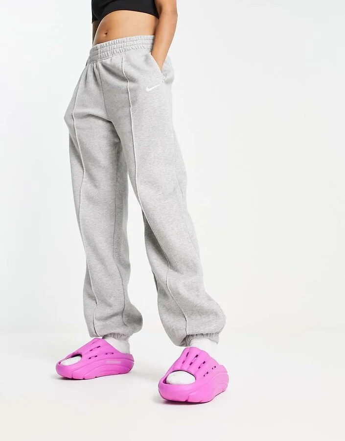 UGG foam slides in bright pink - Image 3