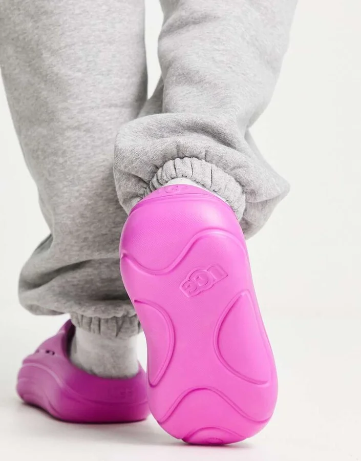 UGG foam slides in bright pink - Image 4