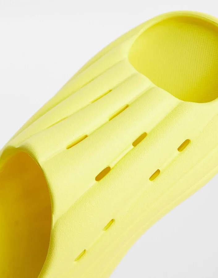 UGG foamo slides in bright yellow - Image 3