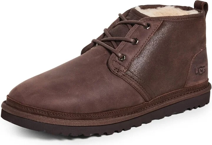 UGG Men's Neumel Distressed Chukka Boot