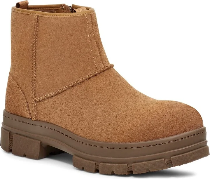UGG Men's Skyview Classic Pull-On Boot