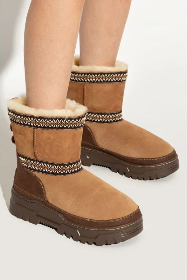 UGG "Mini Trailgazer" Ankle Boots - Image 4
