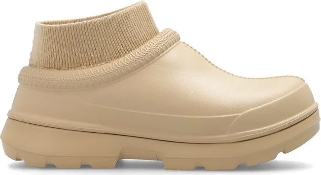 UGG Tasman Round Toe Ankle Boots
