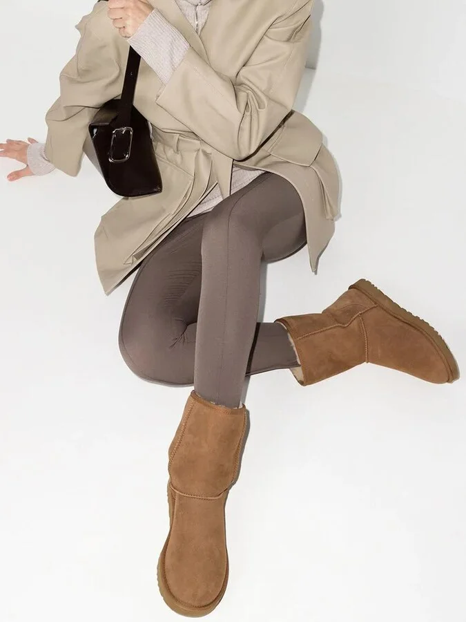 UGG W Classic Short Ii Shoes - Image 2