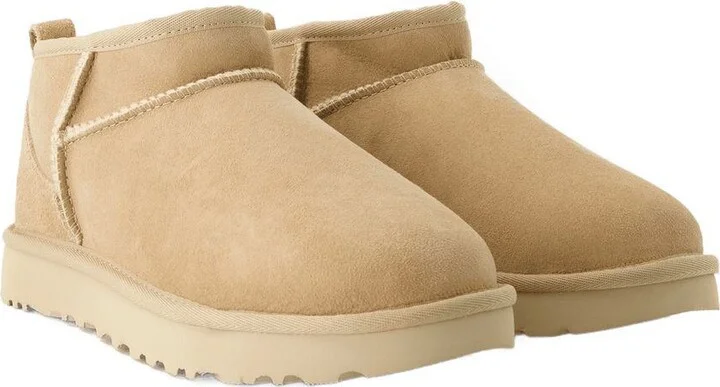 UGG W Classic Ultra Mini Boots - Image 2