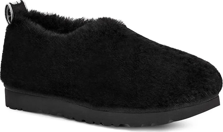 UGG Women's Classic Cozy Bootie Boot