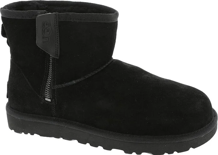 UGG Women's Classic Mini Bailey Zip Boot